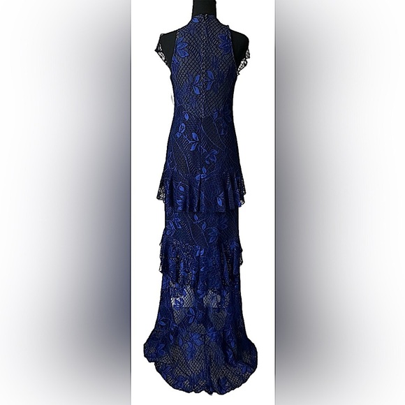 NWT Jay Godfrey Adrian Lace Tiered Gown. Size 6. - Picture 3 of 15